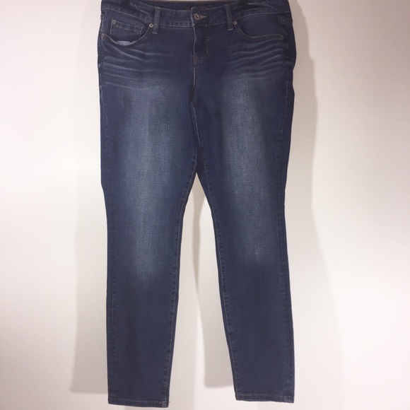 Torrid medium wash skinny jeans (tall) - Picture 2 of 7